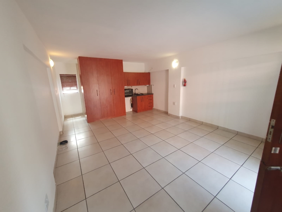 To Let 1 Bedroom Property for Rent in Wilro Park Gauteng