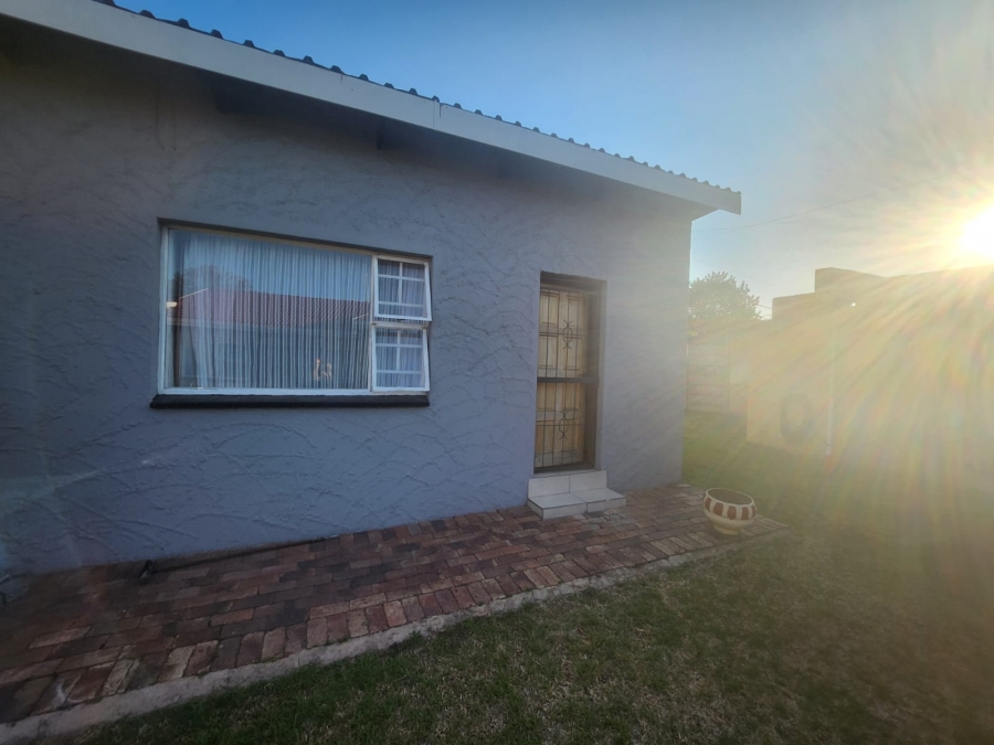 To Let 1 Bedroom Property for Rent in Elspark Gauteng