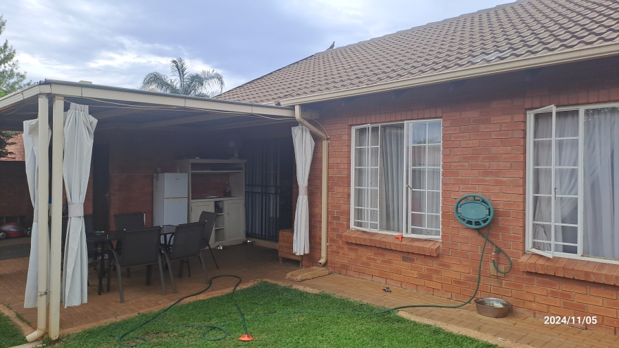 To Let 2 Bedroom Property for Rent in Montana Gauteng