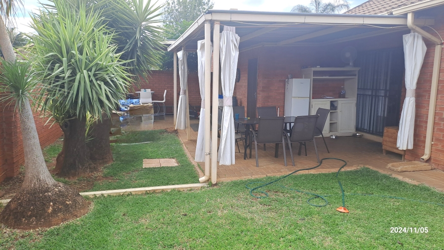 To Let 2 Bedroom Property for Rent in Montana Gauteng