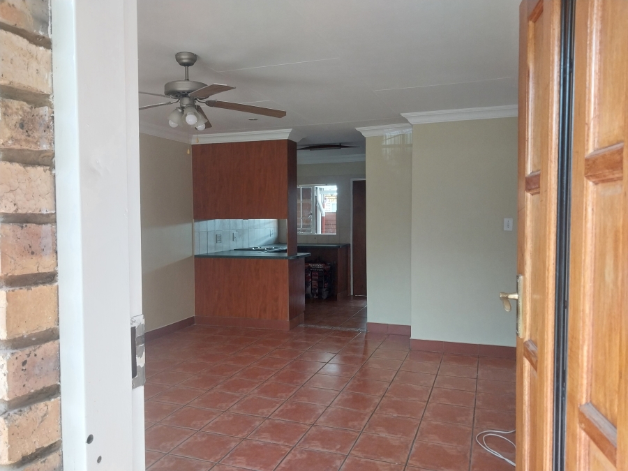 2 Bedroom Property for Sale in Pierre Van Ryneveld Gauteng