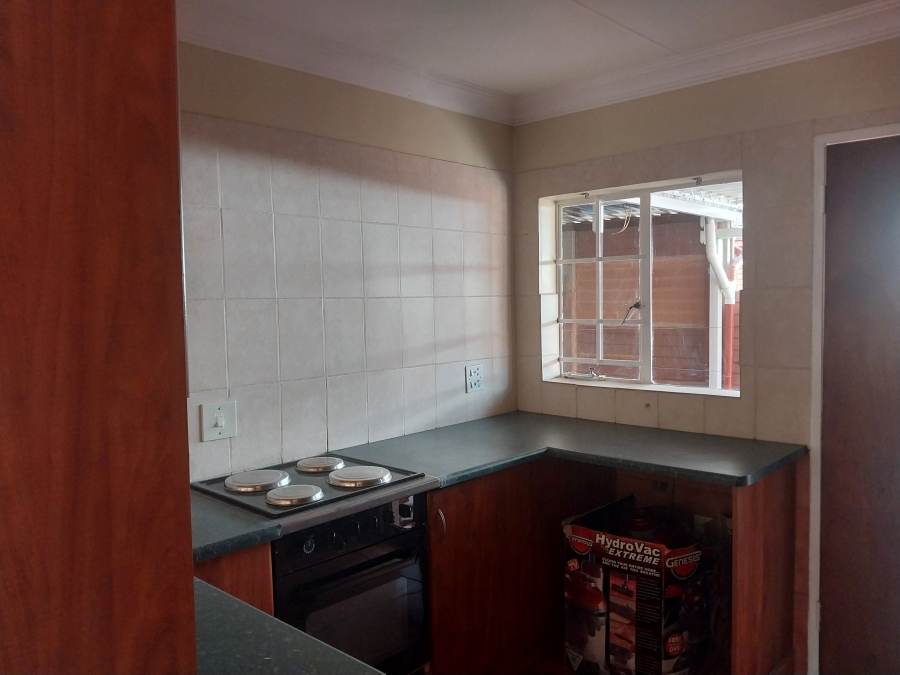 2 Bedroom Property for Sale in Pierre Van Ryneveld Gauteng