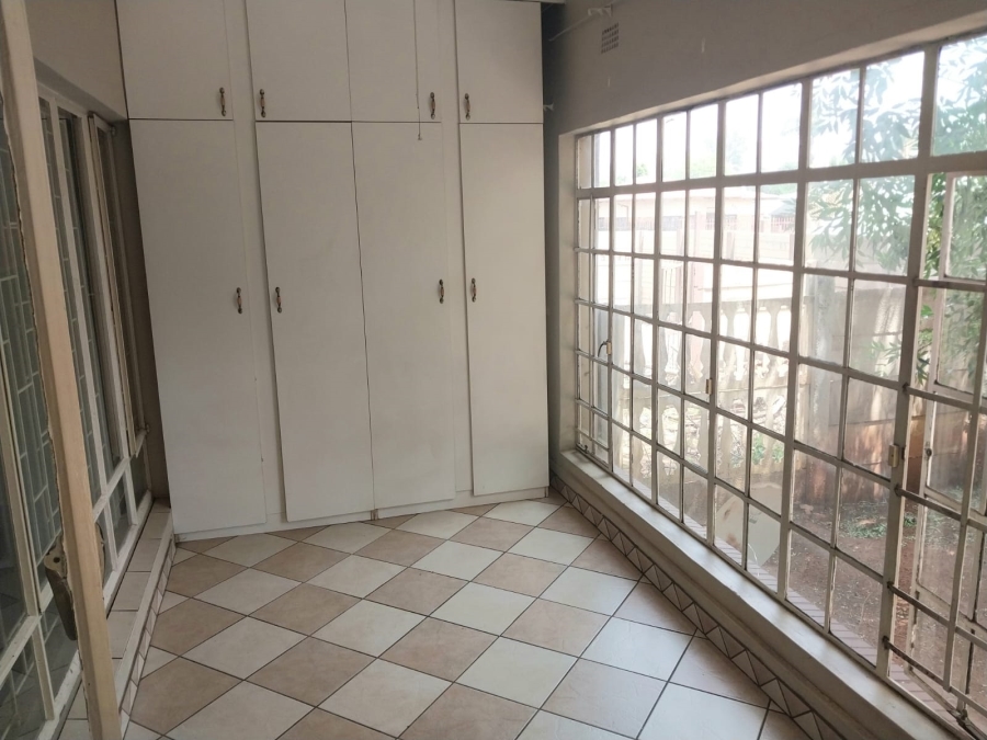 To Let 3 Bedroom Property for Rent in Parktown Estate Gauteng