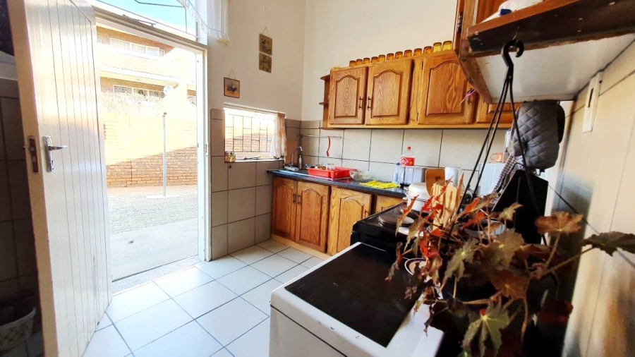 2 Bedroom Property for Sale in Three Rivers Proper Gauteng