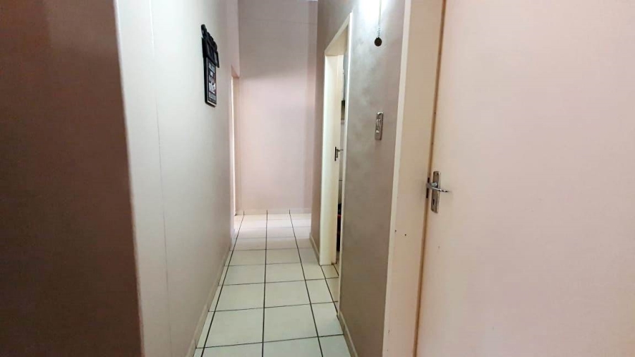 2 Bedroom Property for Sale in Three Rivers Proper Gauteng