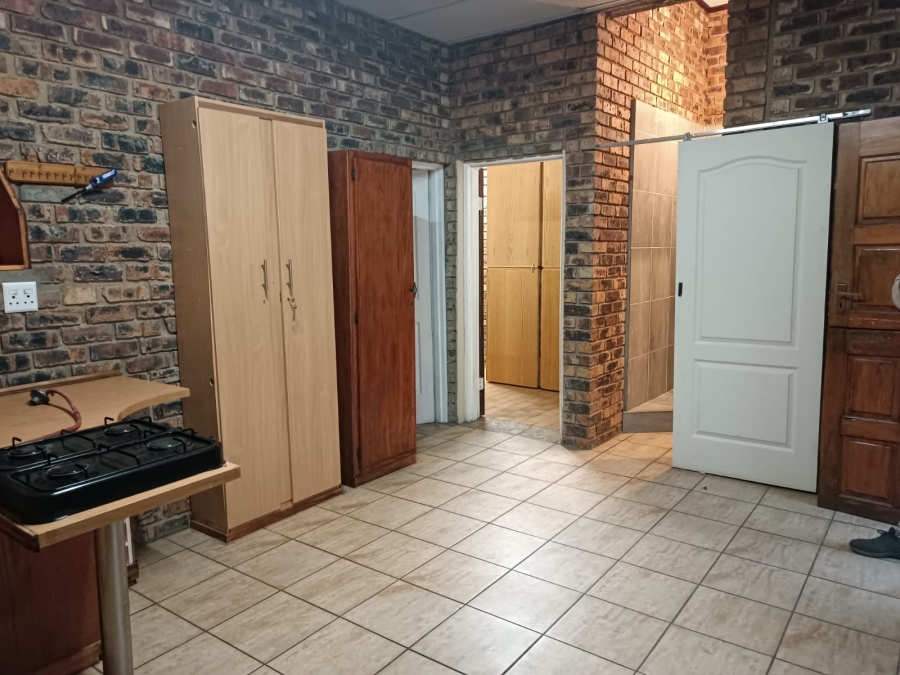 1 Bedroom Property for Sale in Van Der Merwes Kroon Gauteng