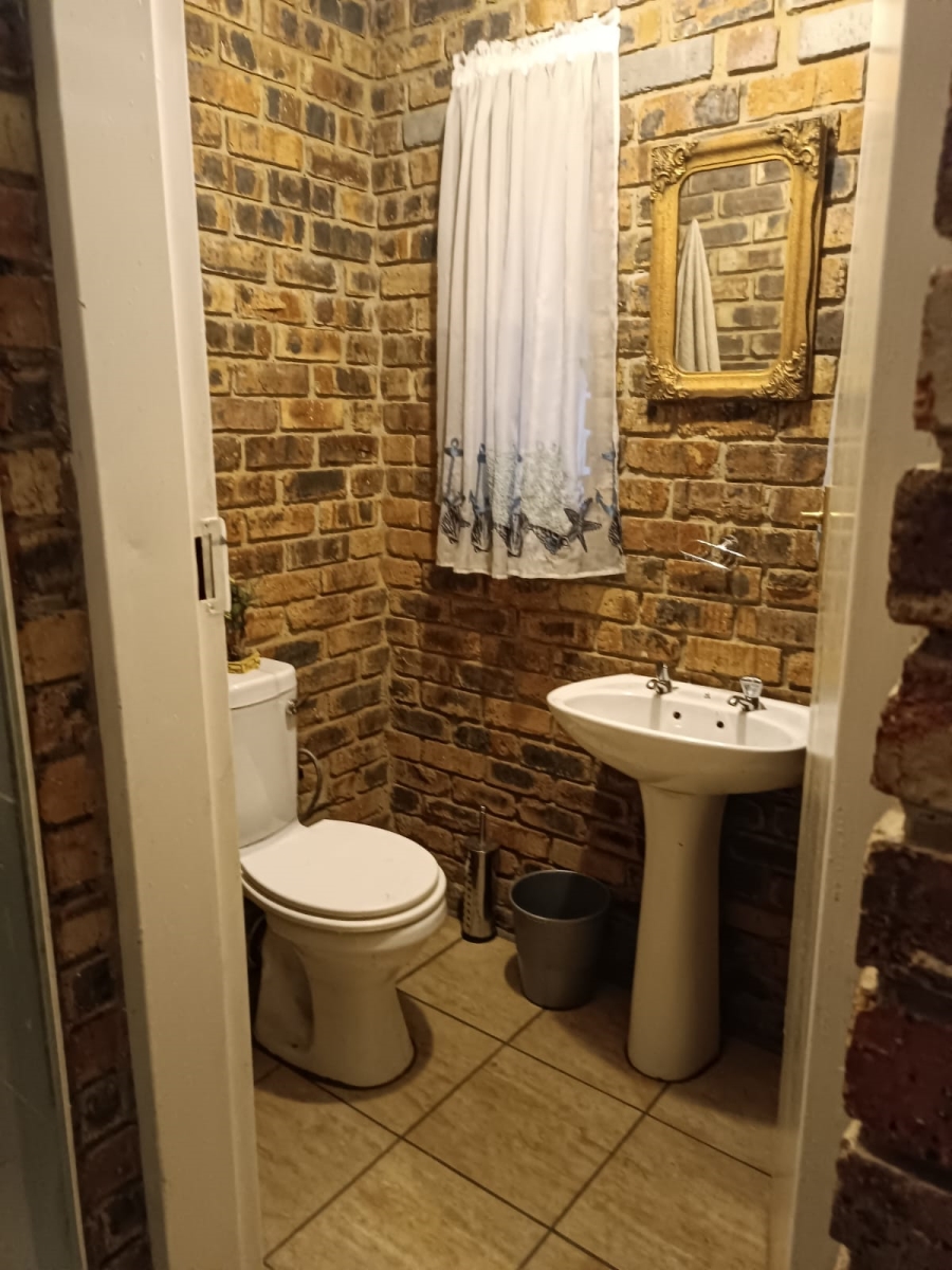 1 Bedroom Property for Sale in Van Der Merwes Kroon Gauteng