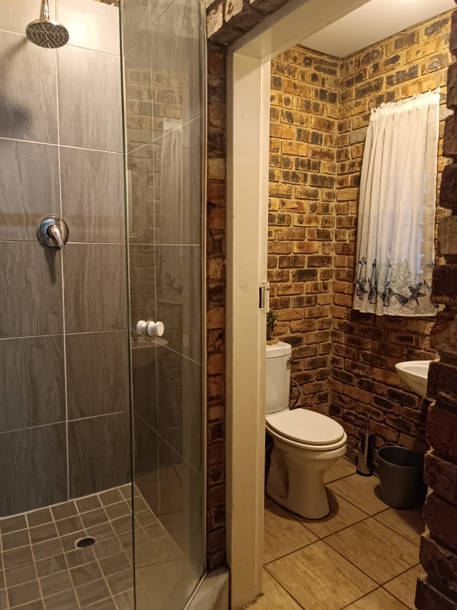 1 Bedroom Property for Sale in Van Der Merwes Kroon Gauteng