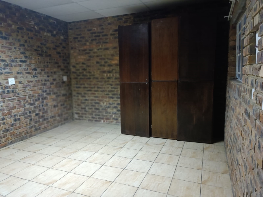 1 Bedroom Property for Sale in Van Der Merwes Kroon Gauteng