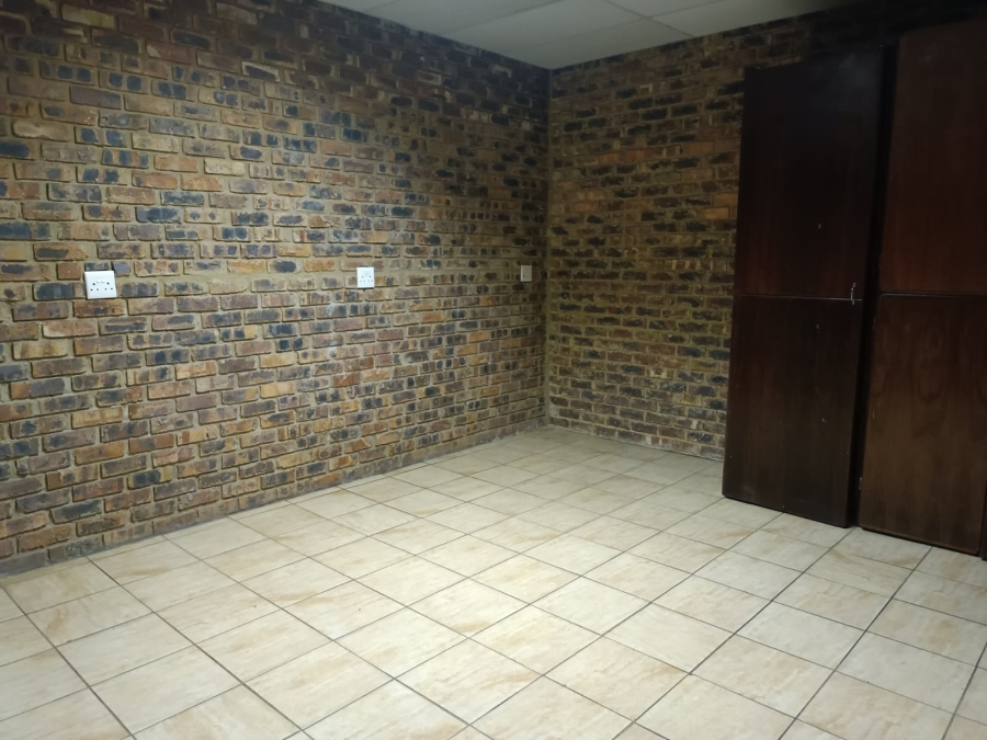 1 Bedroom Property for Sale in Van Der Merwes Kroon Gauteng