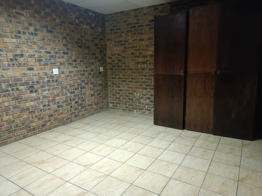 1 Bedroom Property for Sale in Van Der Merwes Kroon Gauteng