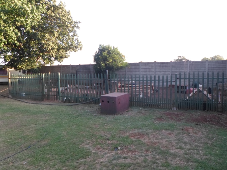 1 Bedroom Property for Sale in Van Der Merwes Kroon Gauteng