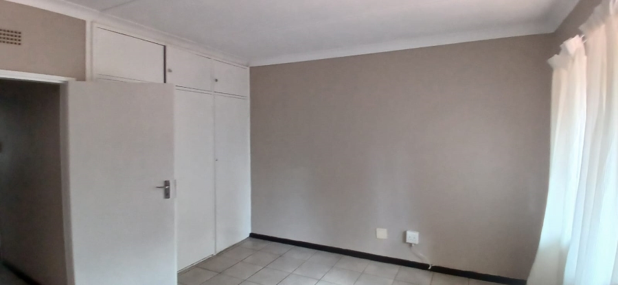 2 Bedroom Property for Sale in Windsor East Gauteng