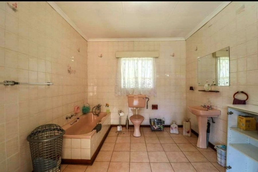 4 Bedroom Property for Sale in Knoppieslaagte Gauteng