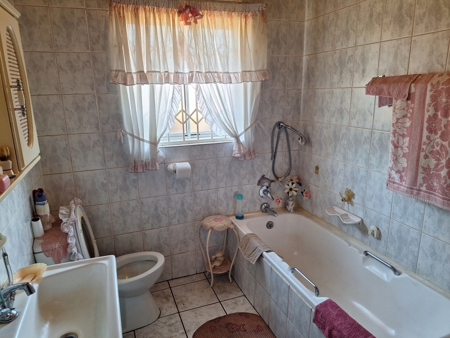 3 Bedroom Property for Sale in Meyerton Central Gauteng