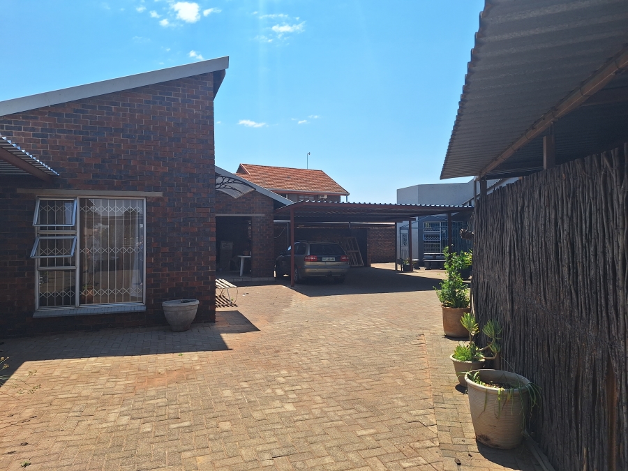 3 Bedroom Property for Sale in Meyerton Central Gauteng