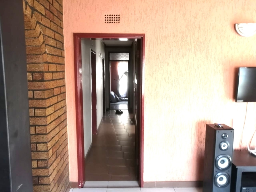 3 Bedroom Property for Sale in Moseleke East Gauteng