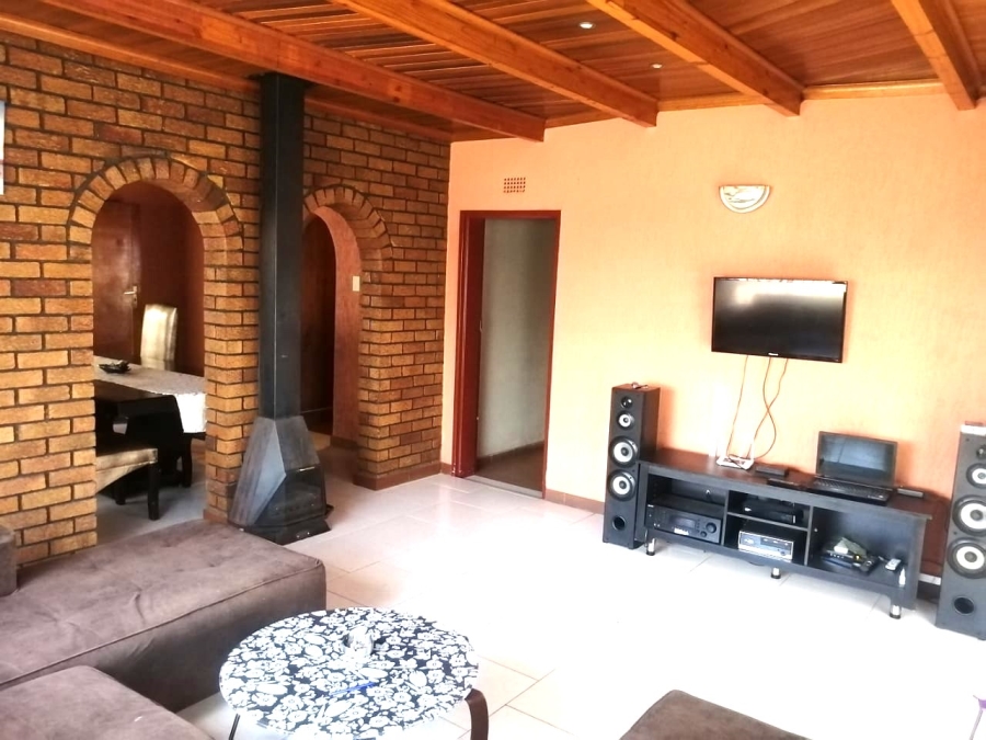 3 Bedroom Property for Sale in Moseleke East Gauteng