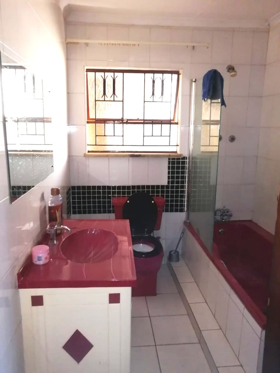 3 Bedroom Property for Sale in Moseleke East Gauteng