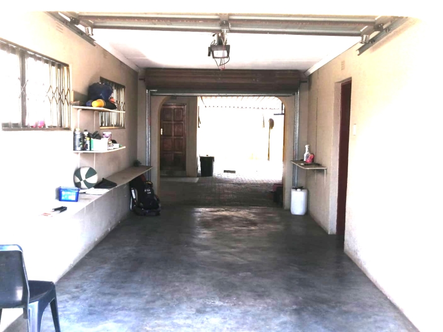 3 Bedroom Property for Sale in Moseleke East Gauteng