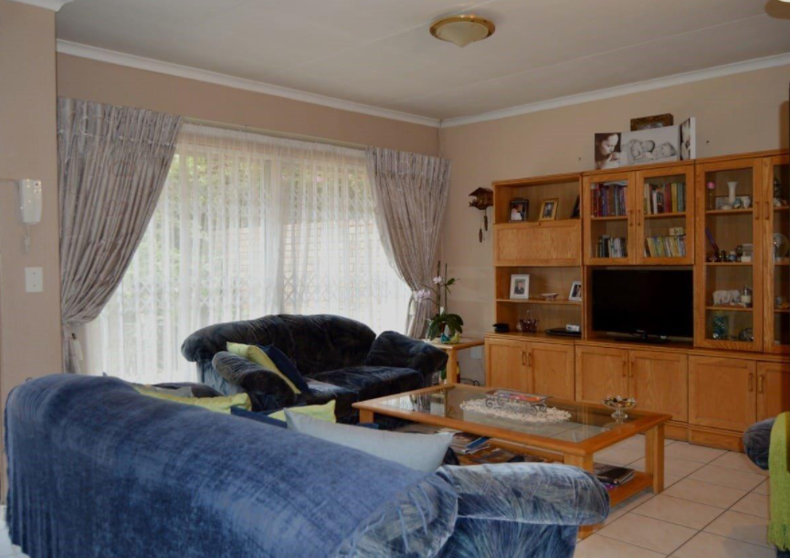 2 Bedroom Property for Sale in Mulbarton Gauteng