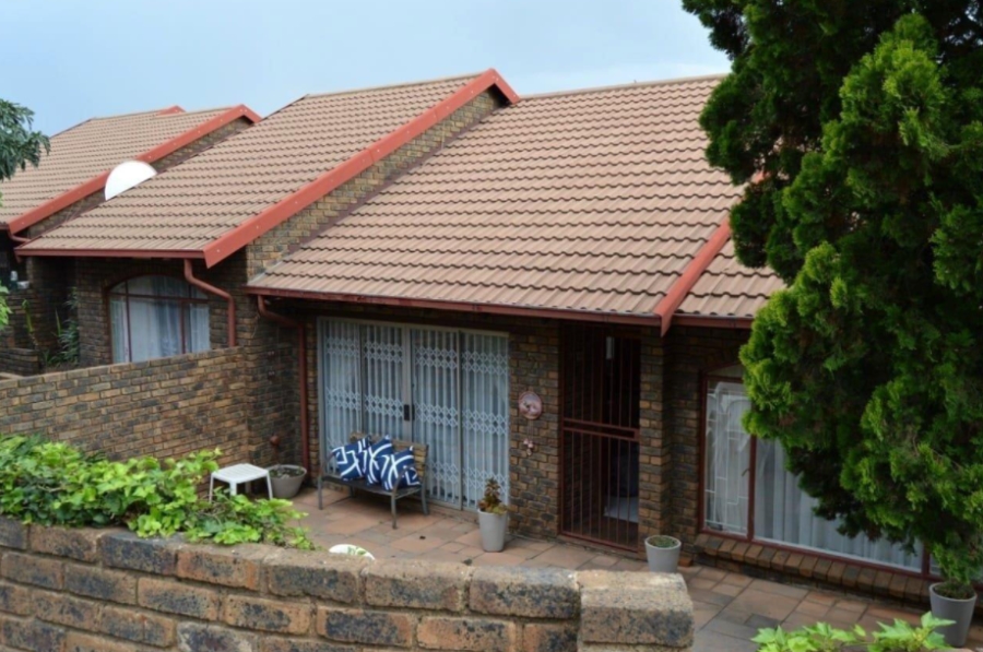 2 Bedroom Property for Sale in Mulbarton Gauteng