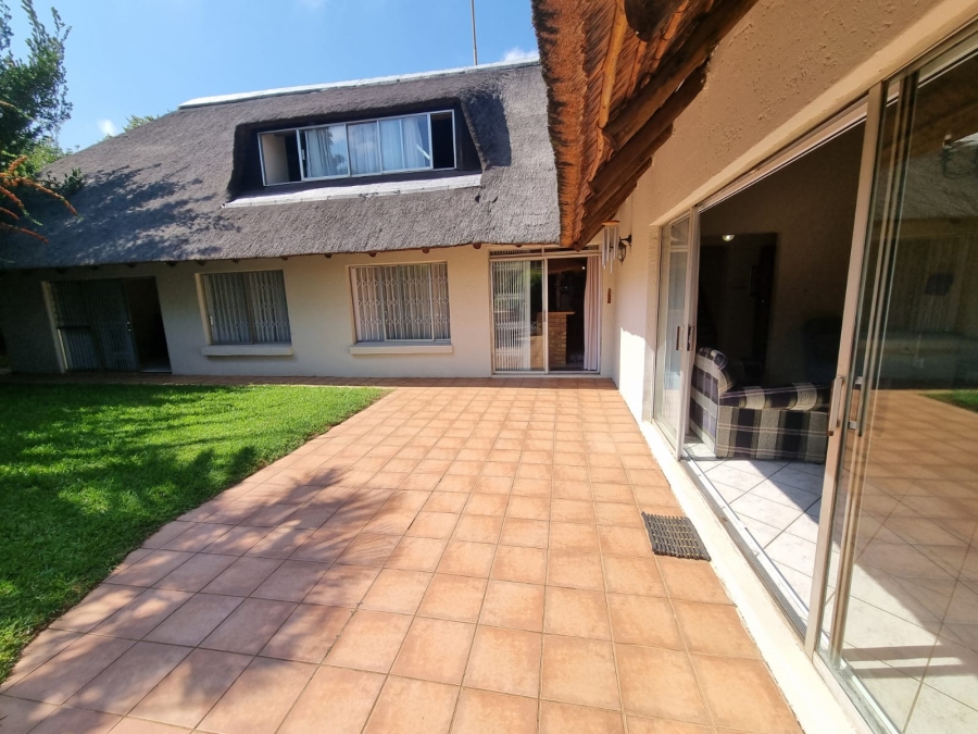 5 Bedroom Property for Sale in Mulbarton Gauteng