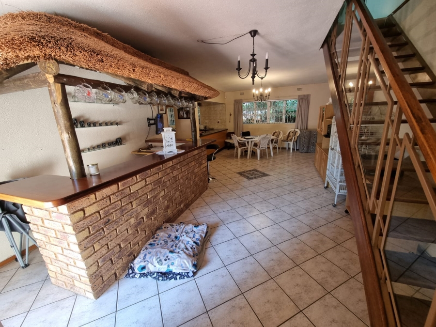 5 Bedroom Property for Sale in Mulbarton Gauteng