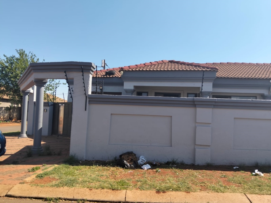 3 Bedroom Property for Sale in Vosloorus Ext 6 Gauteng