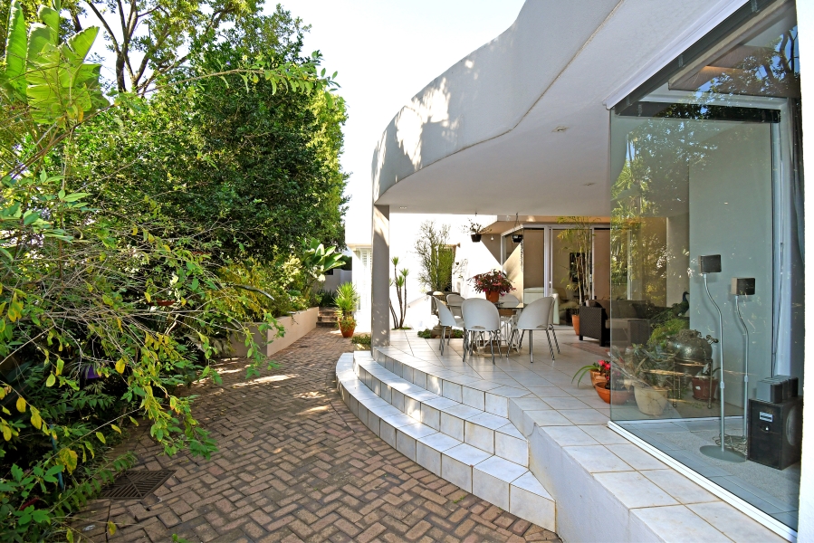 4 Bedroom Property for Sale in Sandhurst Gauteng