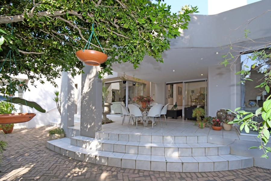 4 Bedroom Property for Sale in Sandhurst Gauteng