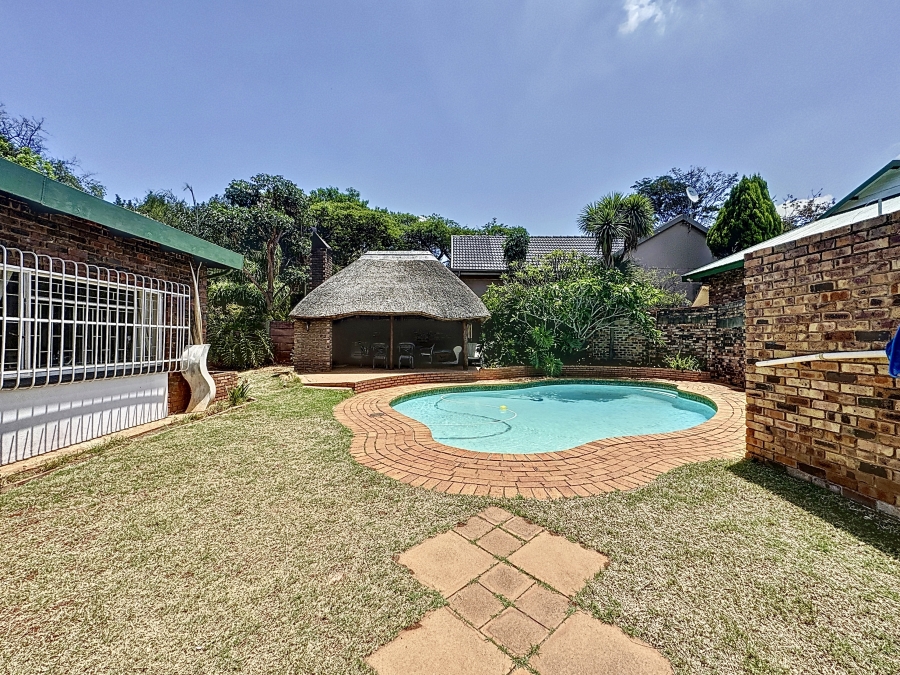 3 Bedroom Property for Sale in La Montagne Gauteng