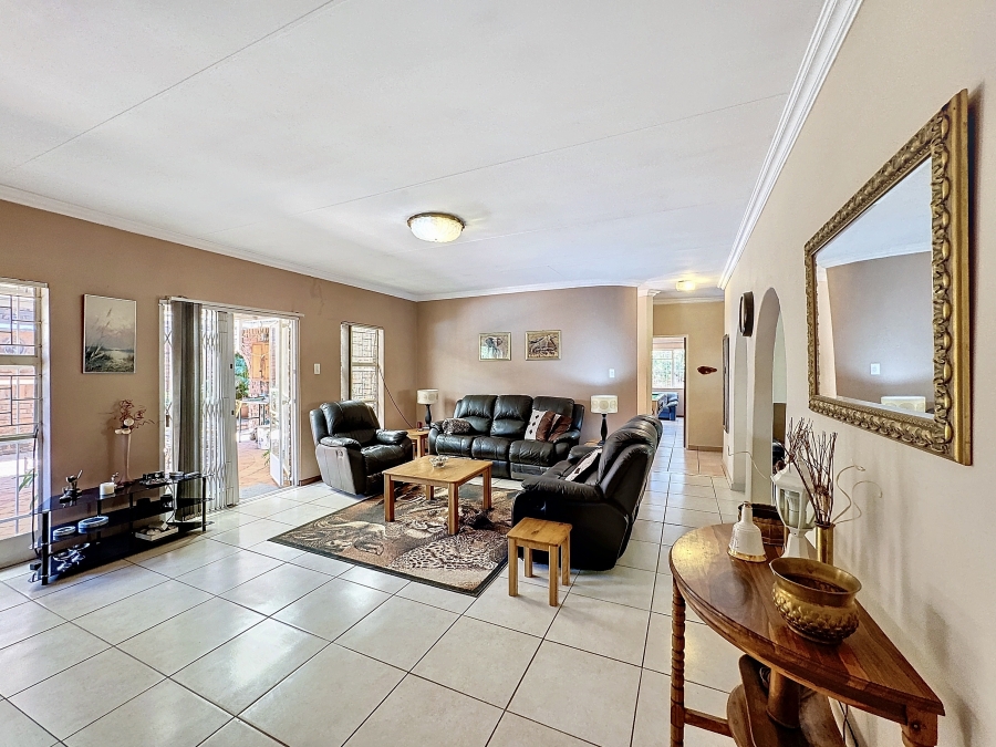 3 Bedroom Property for Sale in La Montagne Gauteng