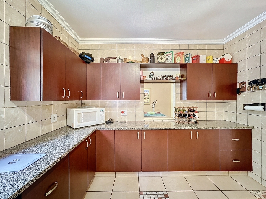 3 Bedroom Property for Sale in La Montagne Gauteng