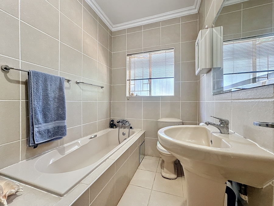 3 Bedroom Property for Sale in La Montagne Gauteng