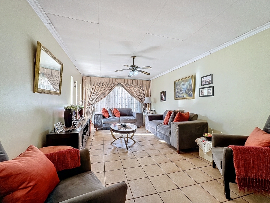 4 Bedroom Property for Sale in Meyerspark Gauteng