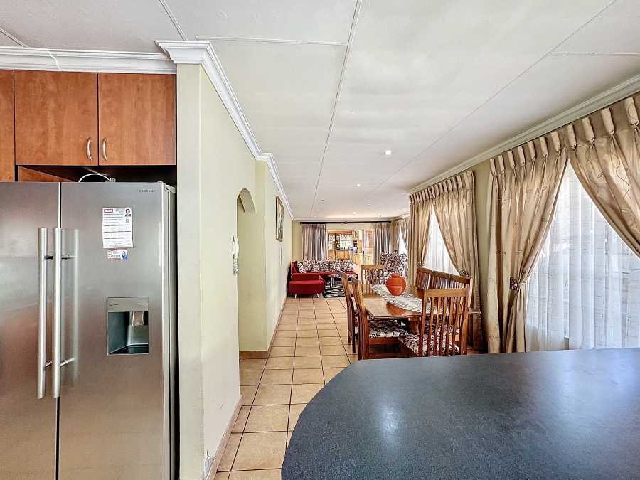 4 Bedroom Property for Sale in Meyerspark Gauteng