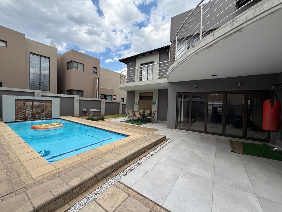 4 Bedroom Property for Sale in Aspen Hills Gauteng