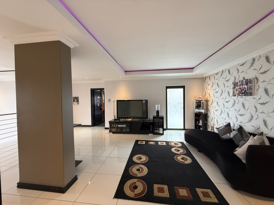 4 Bedroom Property for Sale in Aspen Hills Gauteng