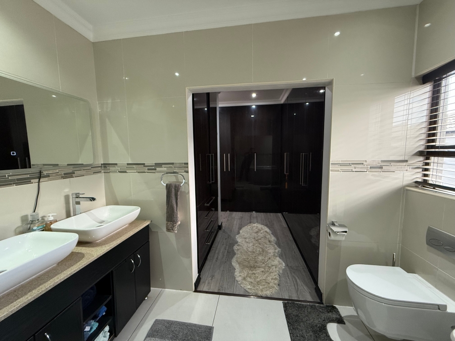 4 Bedroom Property for Sale in Aspen Hills Gauteng