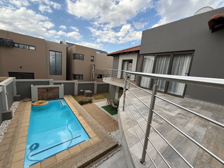 4 Bedroom Property for Sale in Aspen Hills Gauteng