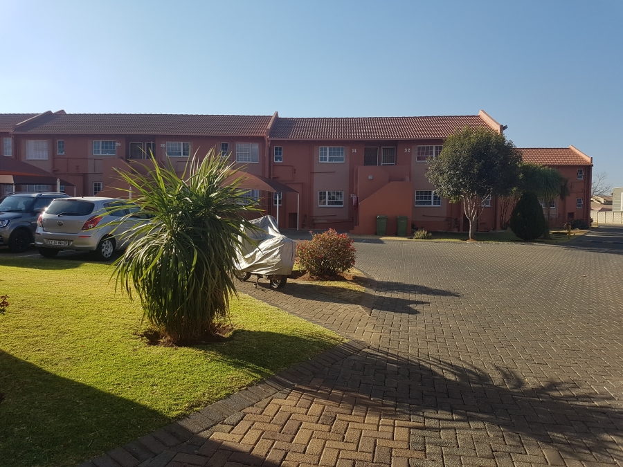 To Let 2 Bedroom Property for Rent in Meyersdal Gauteng