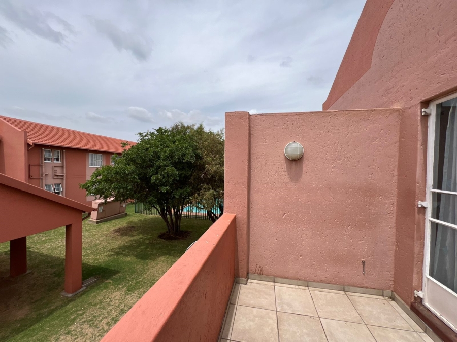 To Let 2 Bedroom Property for Rent in Meyersdal Gauteng