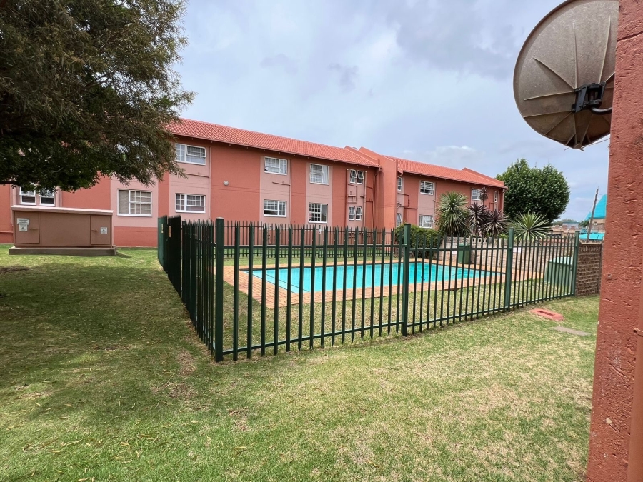 To Let 2 Bedroom Property for Rent in Meyersdal Gauteng