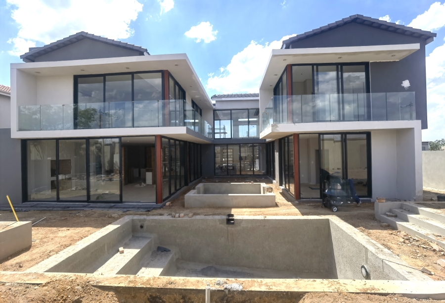 6 Bedroom Property for Sale in Copperleaf Estate Gauteng