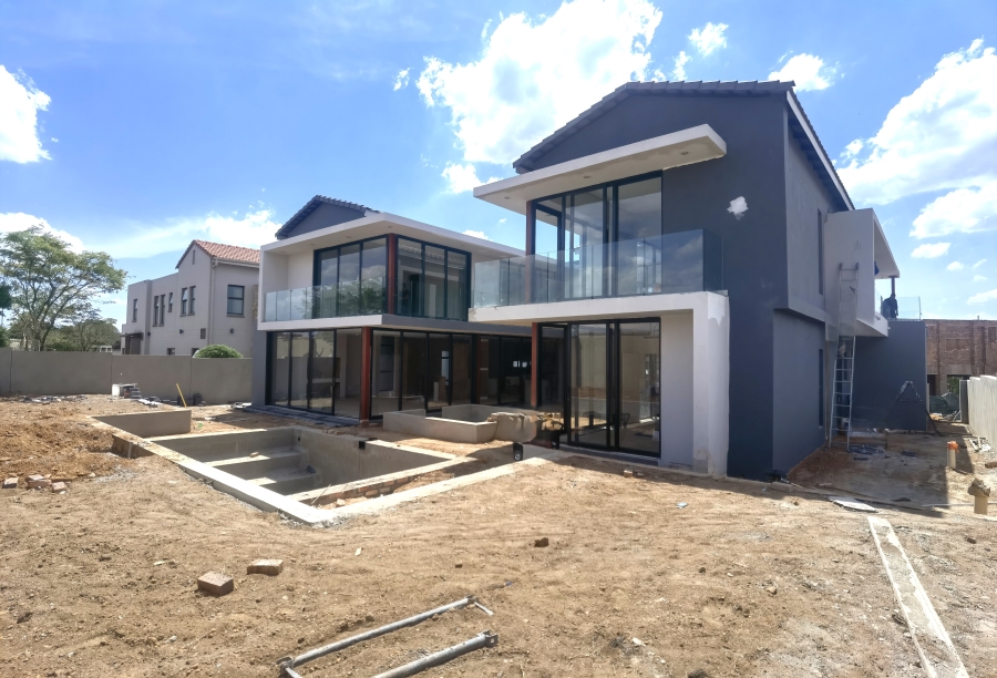 6 Bedroom Property for Sale in Copperleaf Estate Gauteng