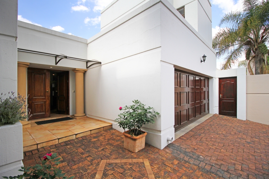 2 Bedroom Property for Sale in Melrose North Gauteng