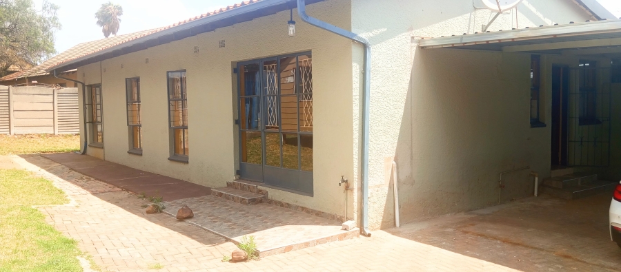 To Let 2 Bedroom Property for Rent in Norkem Park Gauteng