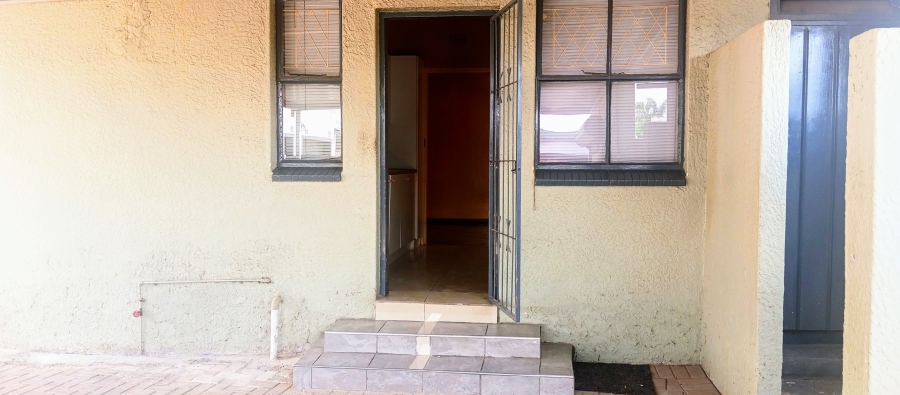 To Let 2 Bedroom Property for Rent in Norkem Park Gauteng