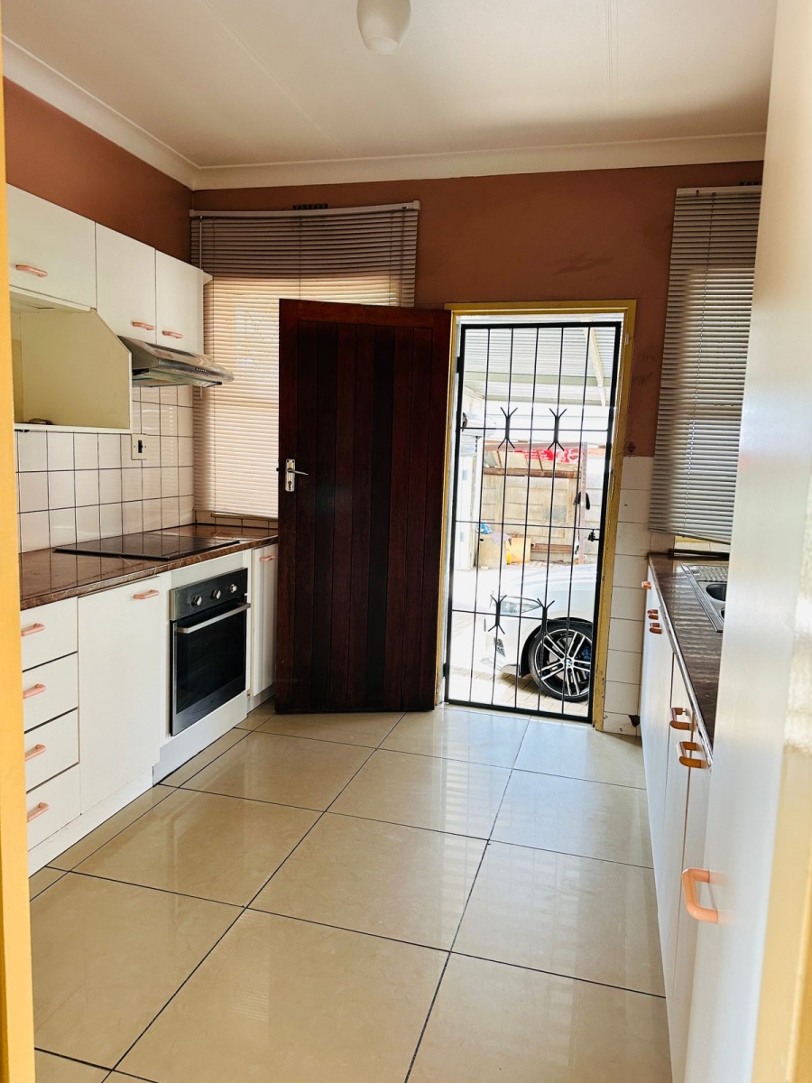 To Let 4 Bedroom Property for Rent in Norkem Park Gauteng